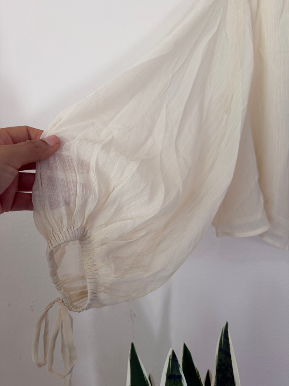 Old Navy Sheer Ruffle Top - Picture 2 of 2